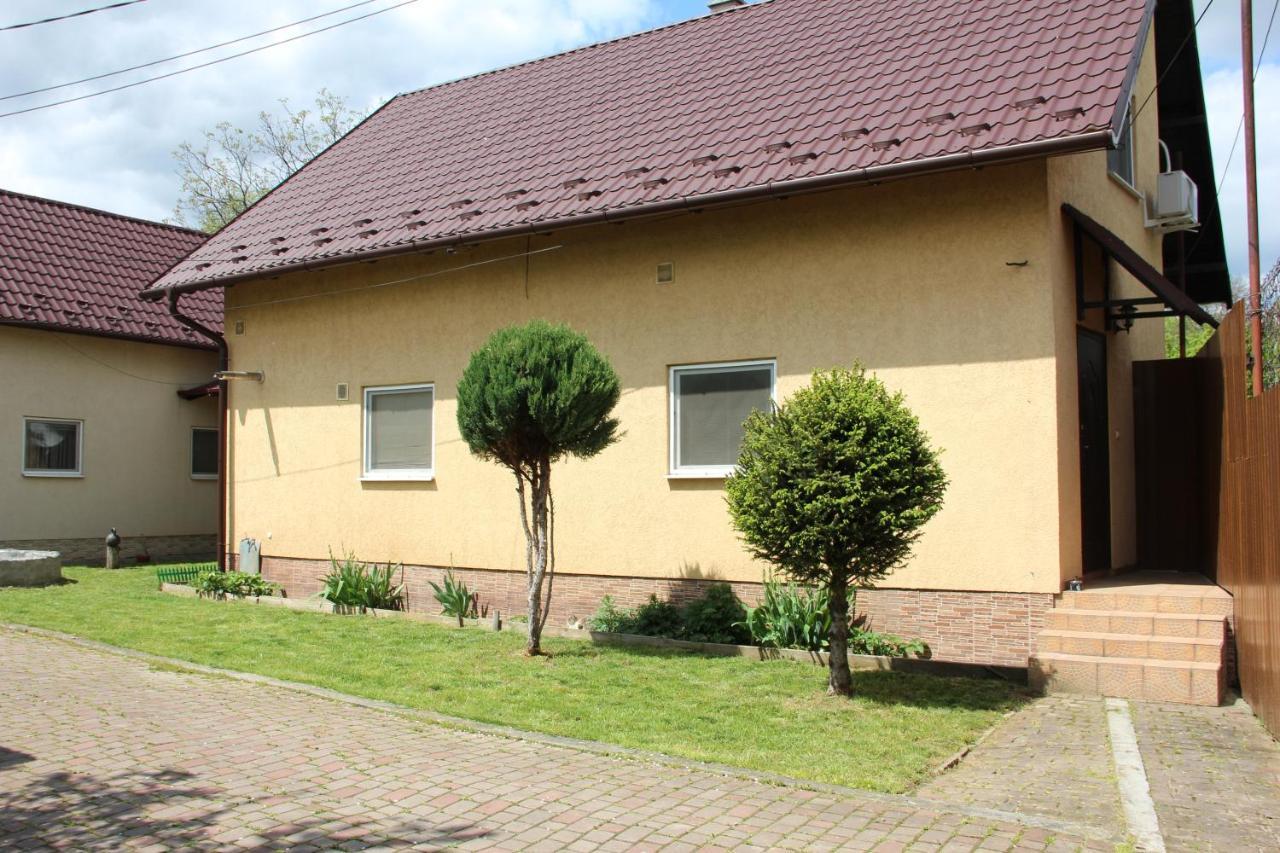 Ріточка Apartment แบรฮอฟ ภายนอก รูปภาพ